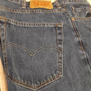 Mens's Levis 550 38x32 Blue